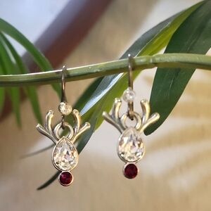 🎄 Adorable Classy Rudolph Earrings